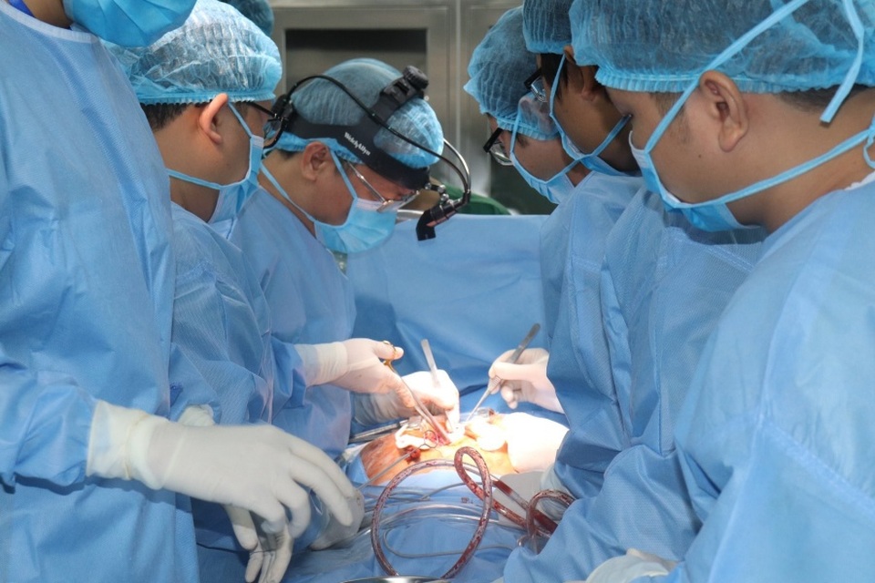 GS.TS Lê Ngọc Thành: Tôi xin cảm ơn người bệnh và gia đình đã tin tưởng chúng tôi - 3 GS.TS Lê Ngọc Thành: Tôi xin cảm ơn người bệnh và gia đình đã tin tưởng chúng tôi - 3