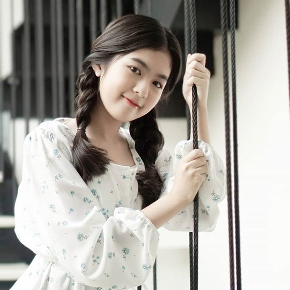 “Nữ thần học đường” Thái Lan gây “sốt” với ảnh ngồi cặm cụi rửa bát - 5 “Nữ thần học đường” Thái Lan gây “sốt” với ảnh ngồi cặm cụi rửa bát - 5