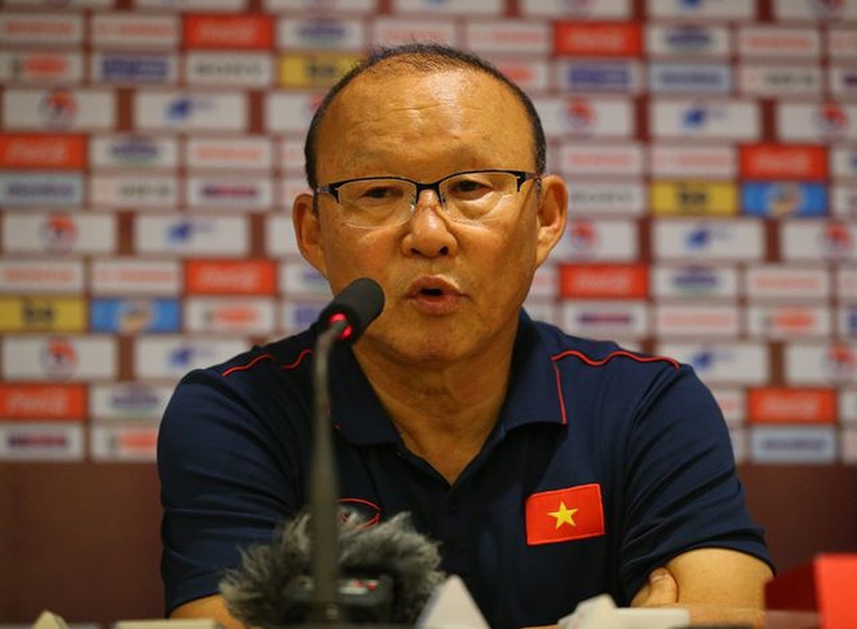 Vì sao HLV Park Hang Seo không cho cầu thủ ăn mừng sau trận thắng UAE - 2 Vì sao HLV Park Hang Seo không cho cầu thủ ăn mừng sau trận thắng UAE - 2