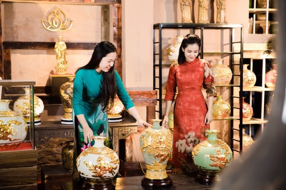 Tuyển 80 nhân viên bán hàng gốm phong thuỷ, lương hấp dẫn - 4 Tuyển 80 nhân viên bán hàng gốm phong thuỷ, lương hấp dẫn - 4