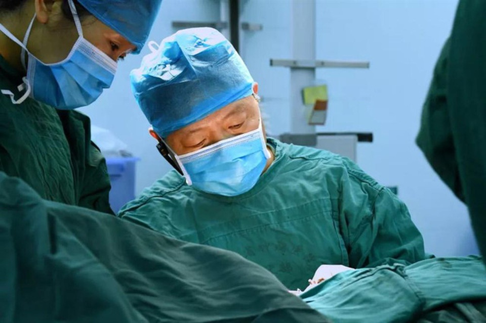 2 chị em ruột tự phát hiện ung thư vú nhờ 1 việc đơn giản, đến bác sĩ cũng phải khen ngợi và khuyên mọi người học theo - 2 2 chị em ruột tự phát hiện ung thư vú nhờ 1 việc đơn giản, đến bác sĩ cũng phải khen ngợi và khuyên mọi người học theo - 2