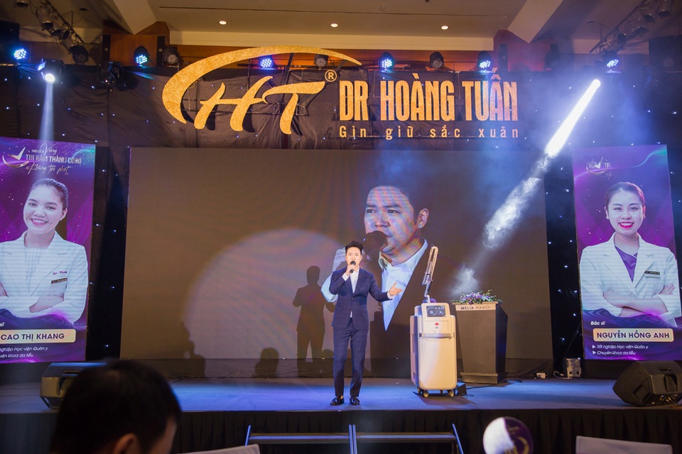 600 người chen chân tại sự kiện trị nám lớn nhất của Dr Hoàng Tuấn - 1 600 người chen chân tại sự kiện trị nám lớn nhất của Dr Hoàng Tuấn - 1