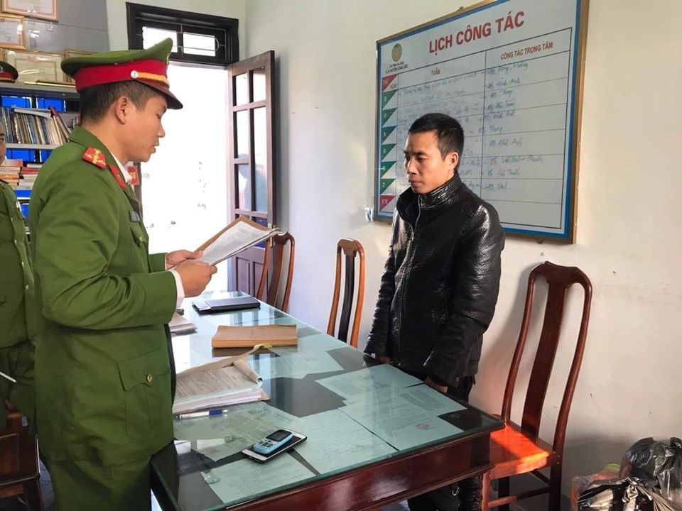 Bắt đối tượng chở bé gái ra cánh đồng giở trò đồi bại - 1 Bắt đối tượng chở bé gái ra cánh đồng giở trò đồi bại - 1