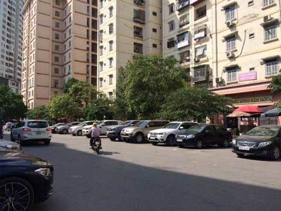 Cấm để xe dưới hầm chung cư, Hà Nội, TP.HCM vỡ trận bãi gửi xe? - 2 Cấm để xe dưới hầm chung cư, Hà Nội, TP.HCM vỡ trận bãi gửi xe? - 2