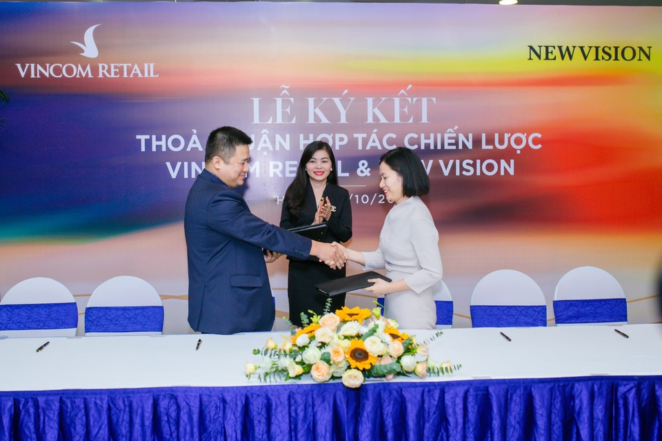 Đông Tây Land đồng hành cùng Vincom Retail cho thuê Shop Grand World Phú Quốc - 1 Đông Tây Land đồng hành cùng Vincom Retail cho thuê Shop Grand World Phú Quốc - 1