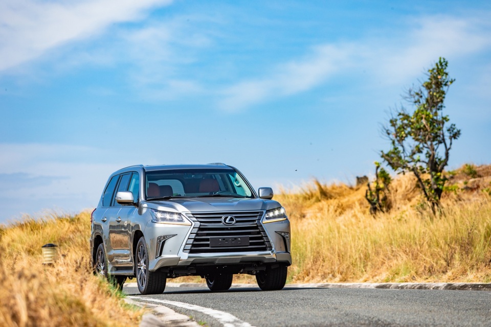 Mãn nhãn với bộ ba SUV uy quyền - 5 Mãn nhãn với bộ ba SUV uy quyền - 5