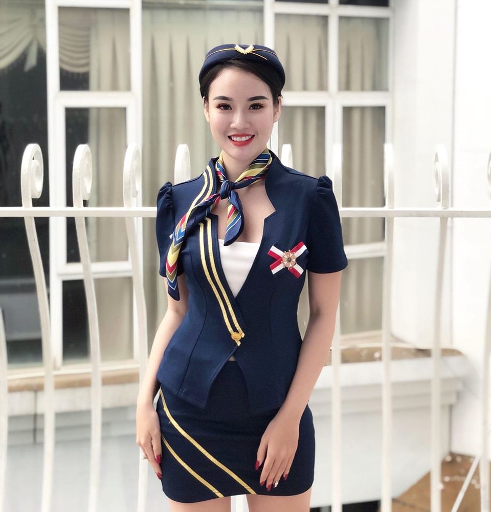 Nụ cười của nữ tiếp viên cổ động trận Việt Nam - UAE hút hồn dân mạng - 3 Nụ cười của nữ tiếp viên cổ động trận Việt Nam - UAE hút hồn dân mạng - 3
