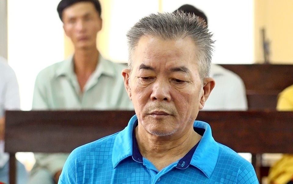 Nghi vợ ngoại tình, chồng mang dao đến xử hàng xóm - 1 Nghi vợ ngoại tình, chồng mang dao đến xử hàng xóm - 1