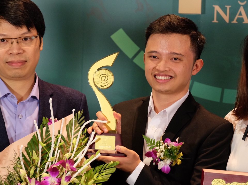Quán quân Nhân tài Đất Việt 2019: Các đối thủ không hề thua kém, nhóm mình may mắn được đánh giá cao hơn - 2 Quán quân Nhân tài Đất Việt 2019: Các đối thủ không hề thua kém, nhóm mình may mắn được đánh giá cao hơn - 2