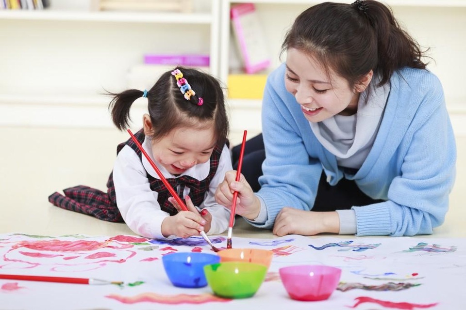 Bố mẹ trả bao nhiêu để “mua” nhiều thời gian hơn bên con trẻ? - 1 Bố mẹ trả bao nhiêu để “mua” nhiều thời gian hơn bên con trẻ? - 1
