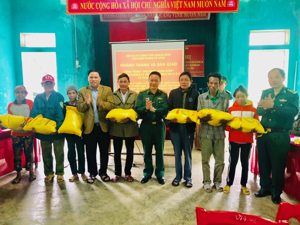 Quảng Bình: Đồng bào Rục đón niềm vui từ chương trình “Ánh sáng vùng biên” - 2 Quảng Bình: Đồng bào Rục đón niềm vui từ chương trình “Ánh sáng vùng biên” - 2