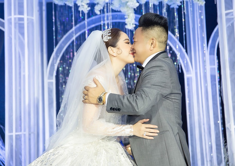 Bảo Thy mất ngủ 10 ngày trước đám cưới vì hồi hộp - 11 Bảo Thy mất ngủ 10 ngày trước đám cưới vì hồi hộp - 11