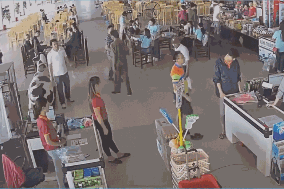 Không nhầm lẫn gì hết, đó là một cú đánh, thẳng vào mặt - 1 Không nhầm lẫn gì hết, đó là một cú đánh, thẳng vào mặt - 1