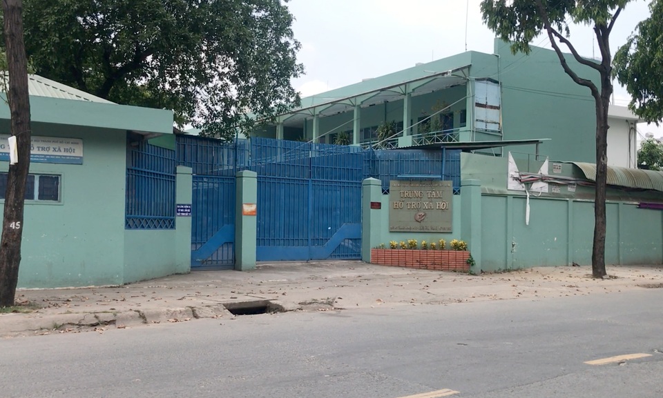 Điều tra vụ cán bộ trung tâm hỗ trợ xã hội TPHCM dâm ô 2 bé gái - 1