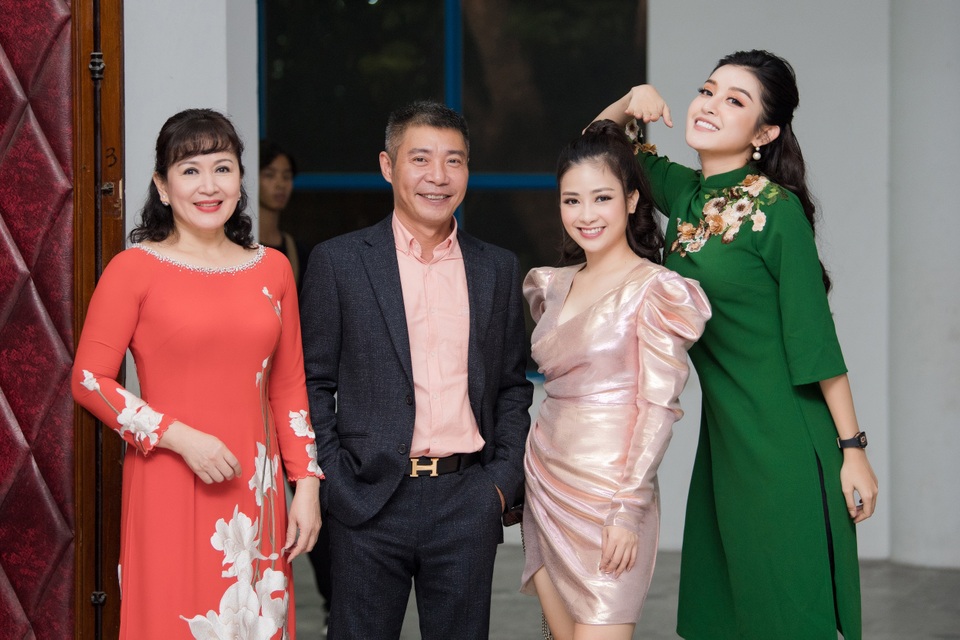 NSND Công Lý khuyên Huyền My “đanh đá hơn” để đóng vai… “Cô Đẩu” - 10 NSND Công Lý khuyên Huyền My “đanh đá hơn” để đóng vai… “Cô Đẩu” - 10
