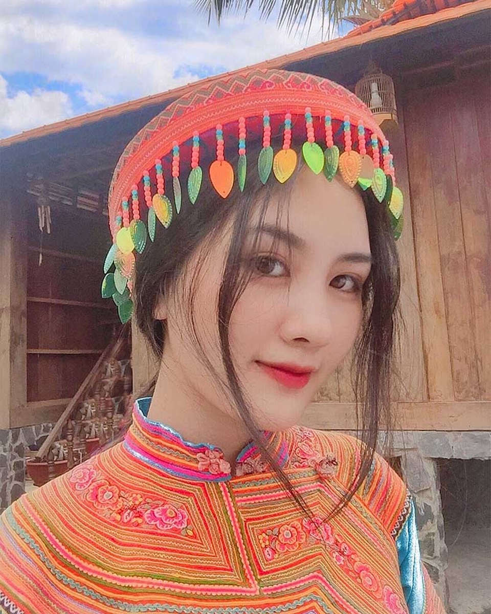 Nữ sinh ĐH Sài Gòn sở hữu nhan sắc khả ái đốn tim dân mạng - 3 Nữ sinh ĐH Sài Gòn sở hữu nhan sắc khả ái đốn tim dân mạng - 3