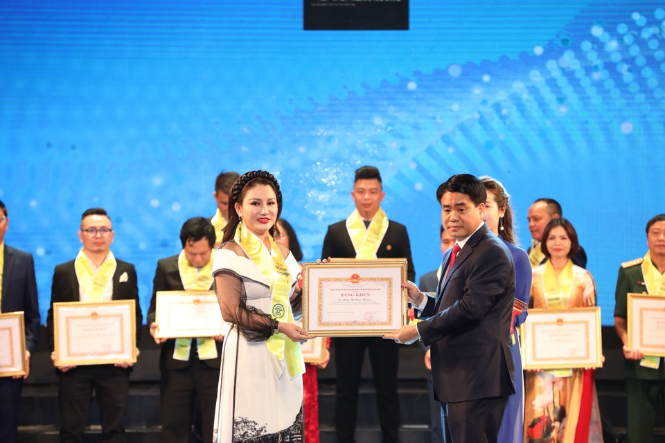 Thương hiệu vàng 30 năm tiên phong xu hướng làm đẹp tại Việt Nam - 2 Thương hiệu vàng 30 năm tiên phong xu hướng làm đẹp tại Việt Nam - 2