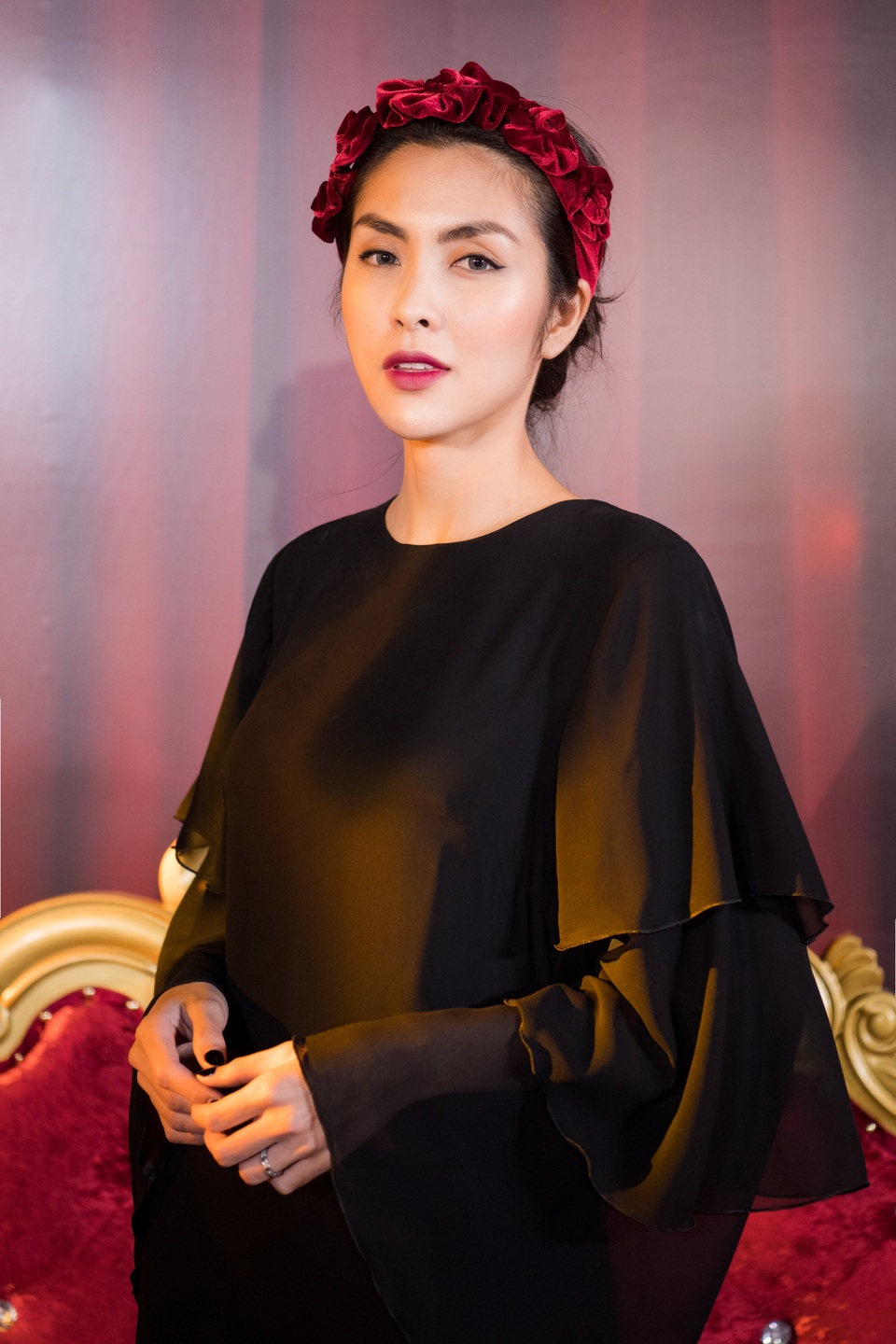 Hà Tăng lộ dáng gầy gò khi đi xem Ngô Phương Lan diễn thời trang - 8 Hà Tăng lộ dáng gầy gò khi đi xem Ngô Phương Lan diễn thời trang - 8