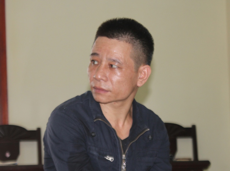 Lỡ tiêu 500 nghìn, dùng kéo đâm thủng tim “chủ nợ” - 1 Nguyễn Văn Thìn cho rằng mình không chủ đích tước đoạt mạng sống của anh Tuấn mà do bị nạn nhân tấn công trước.