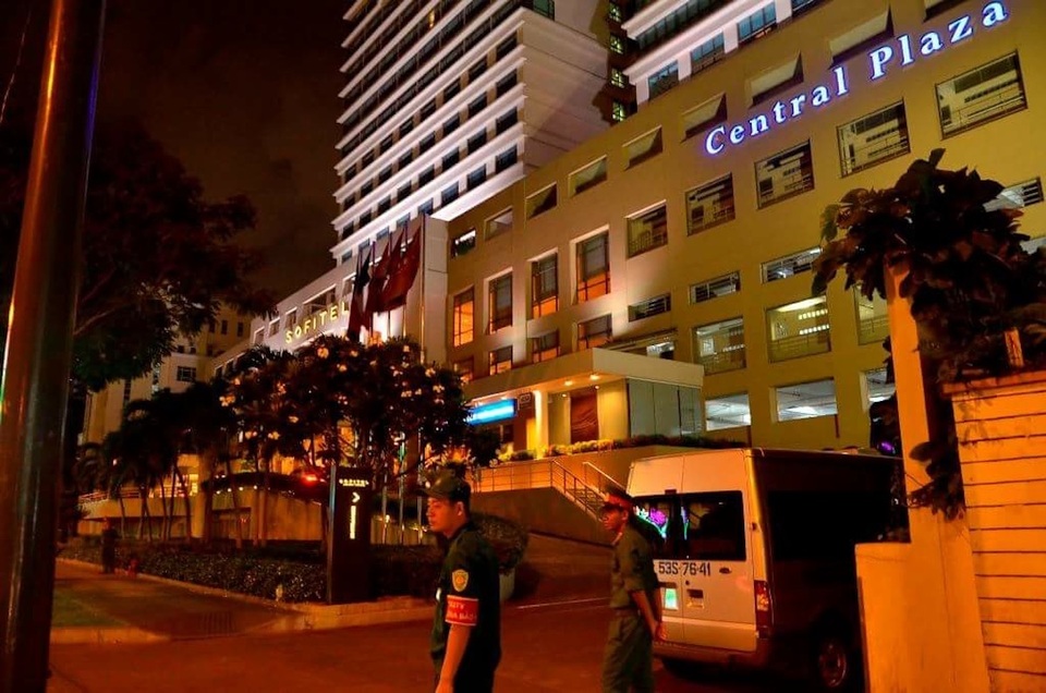 
An ninh được thắt chặt quanh khách sạn nơi Tổng thống Pháp nghỉ lại tại TPHCM.
