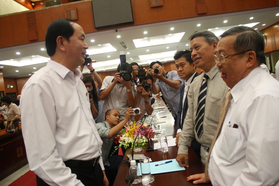 Chủ tịch nước đề nghị, để đón đầu cơ hội, vượt qua thách thức thì đội ngũ doanh nhân Việt Nam phải thực sự là những người lính tiên phong trên mặt trận kinh tế