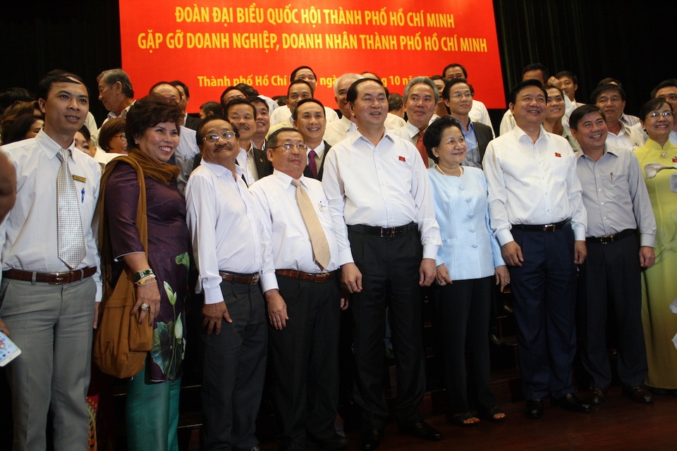 Chủ tịch nước, lãnh đạo TPHCM chụp ảnh cùng cộng đồng doanh nhân