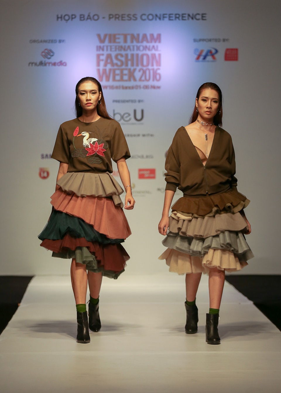 Sau "Áo dài Phượng Hoàng", PNJ mang gì đến VIFW thu đông 2016? - 8 Sau "Áo dài Phượng Hoàng", PNJ mang gì đến VIFW thu đông 2016? - 8