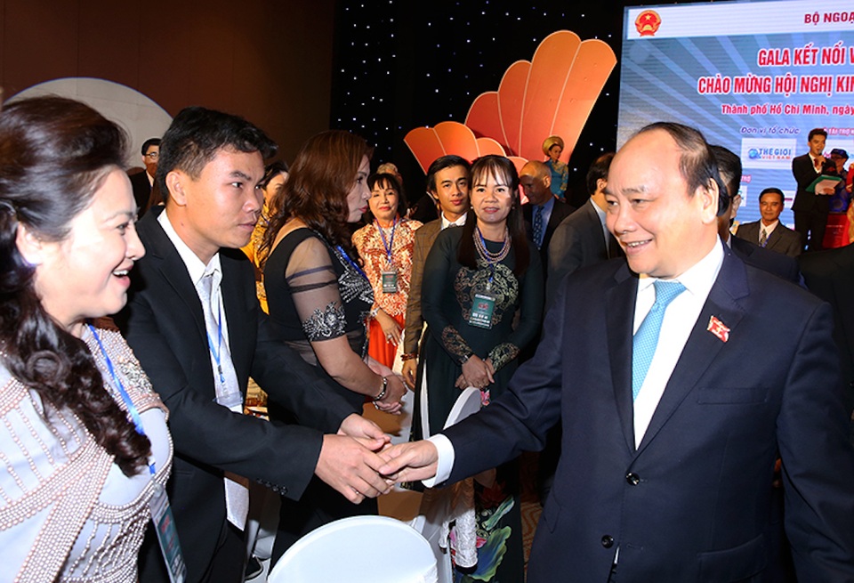 Vì sao Việt Nam là điểm sáng thu hút đầu tư nước ngoài? - 1 Chính phủ Việt Nam nỗ lực cải cách hành chính để tạo thuận lợi cho doanh nghiệp trong và ngoài nước sản xuất kinh doanh