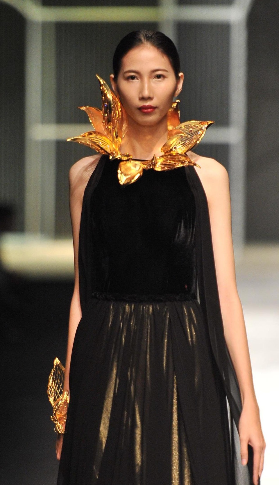 ​Chụp bắt và chắt lọc những sắc màu thiên nhiên tươi đẹp hay những danh lam thắng cảnh tuyệt vời của đất nước, Tôi Yêu Việt Nam của PNJ chính là những thiết kế của sự gắn kết và thăng hoa, để rồi tất cả cùng rực rỡ, có hồn qua lăng kính lấp lánh của trang sức