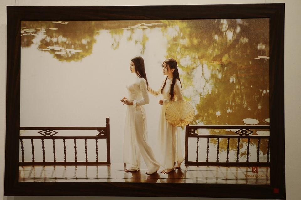 Ngắm vẻ đẹp dịu dàng của người con gái Việt trong áo dài - 9