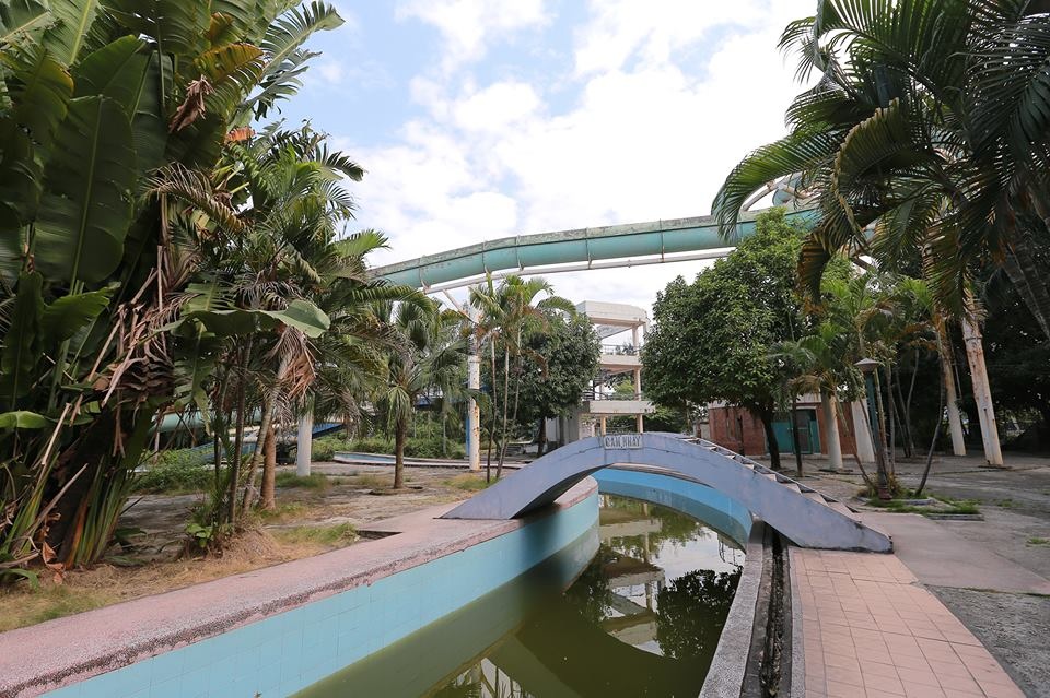 
Hơn 10 năm trước, dự án vui chơi, giải trí tại công viên Tuổi Trẻ là một trong 9 công trình trọng điểm của thành phố Hà Nội.
