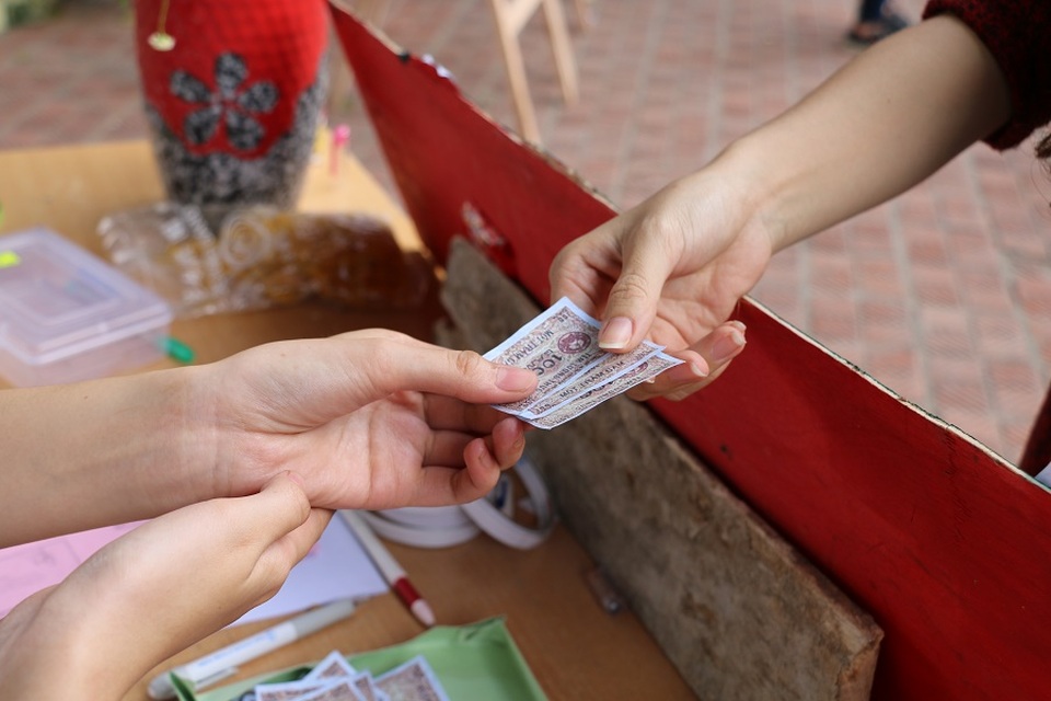 Những chiếc tem phiếu được làm giống như tem phiếu thời bao cấp.