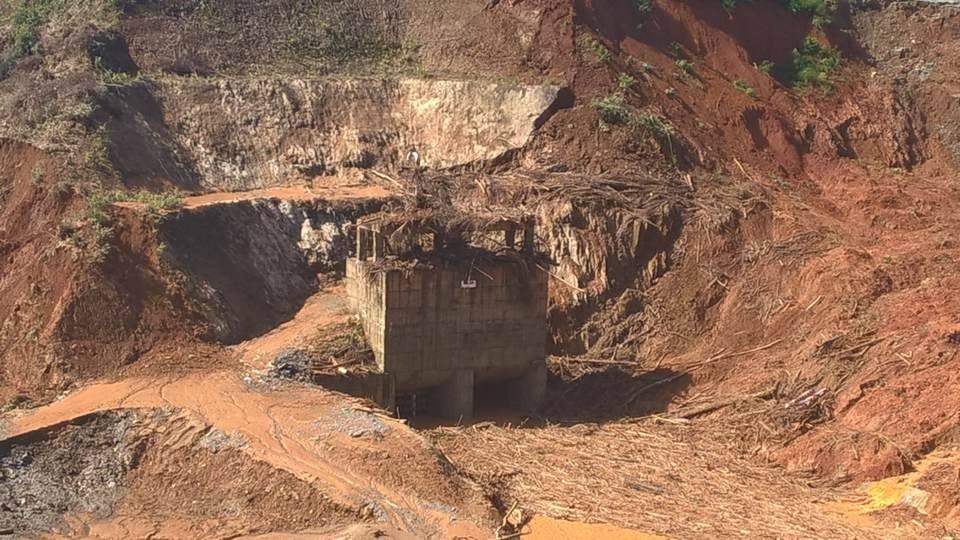 Sự cố vỡ cống dẫn dòng thủy điện: Do nước lũ làm bục cửa van - 9 Hiện trường tan hoang vụ vỡ cống dẫn dòng thủy điện Sông Bung 2