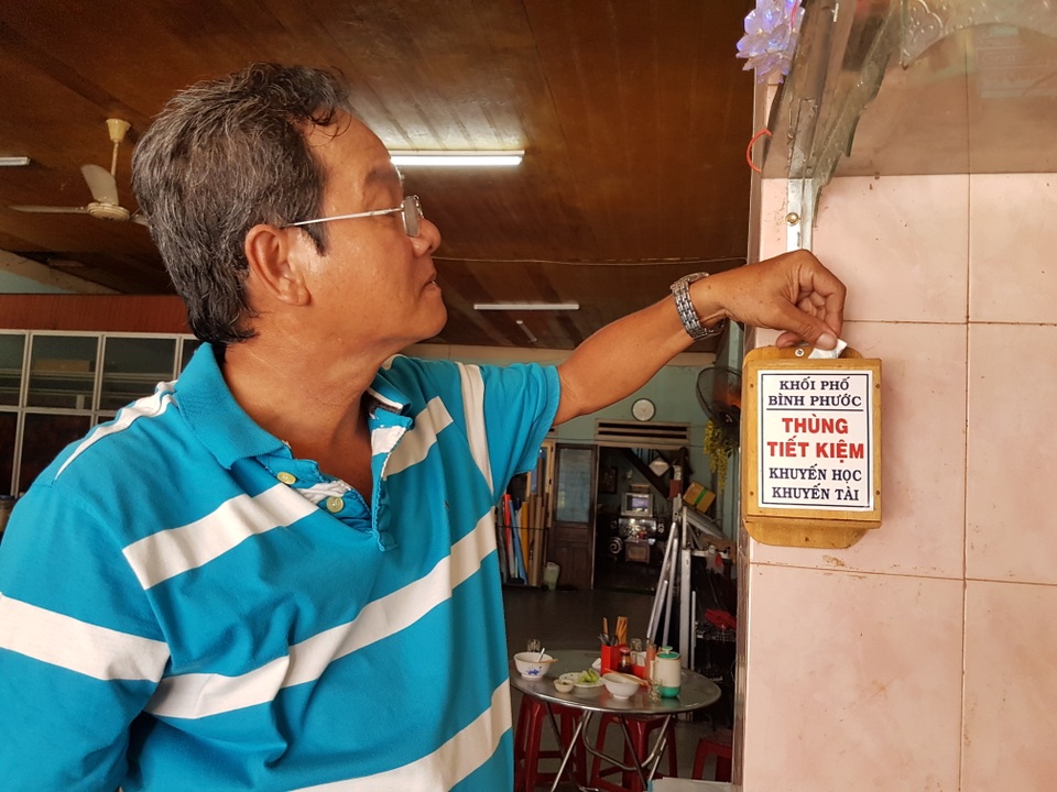 Độc đáo mô hình cà phê khuyến học - 1 Thùng khuyến học ở thị trấn Tiên Kỳ, huyện Tiên Phước, Quảng Nam