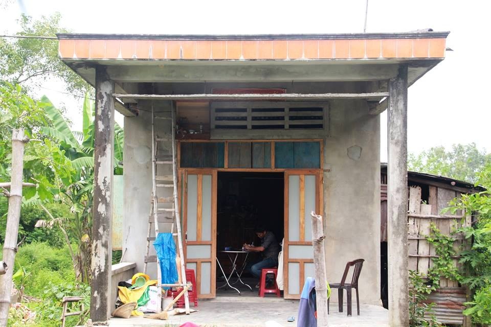 Bắt kẻ giao cấu khiến bé gái 14 tuổi sinh con - 1 Ngôi nhà nơi bố con ông P. V. S. đang ở