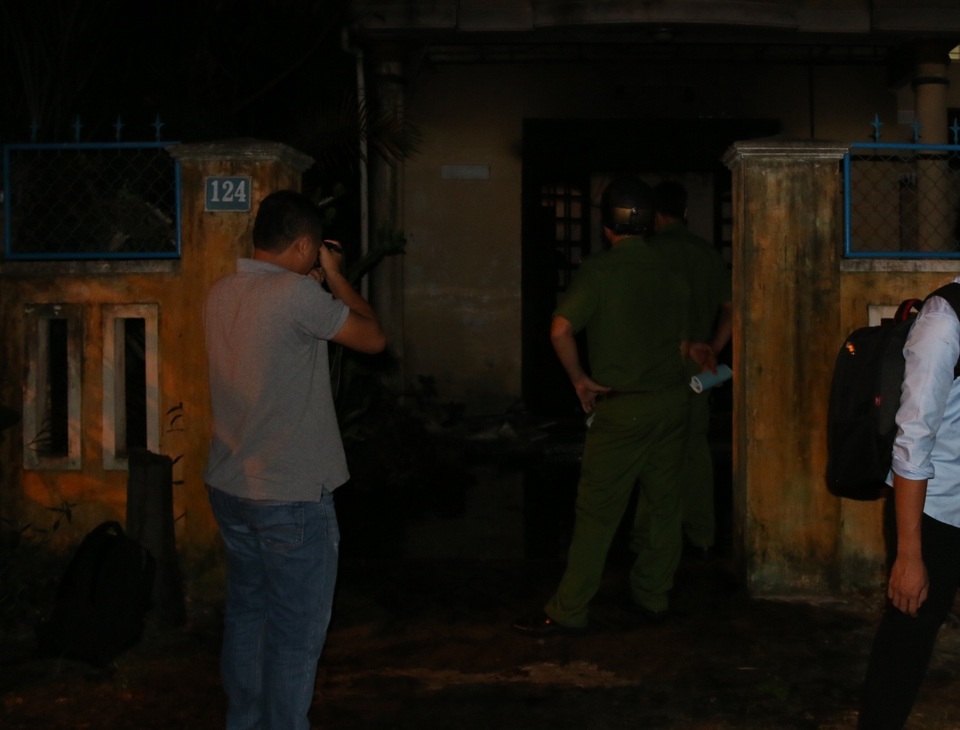 
Lực lượng chức năng đang điều tra để làm rõ nguyên nhân cháy
