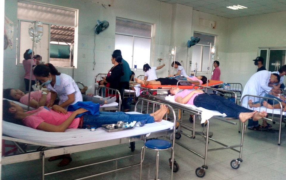 Thêm nhiều công nhân dệt may bị ngất xỉu - 2 Đến chiều 28/10, toàn bộ công nhân bị ngất xỉu đã được xuất viện, trở về nhà