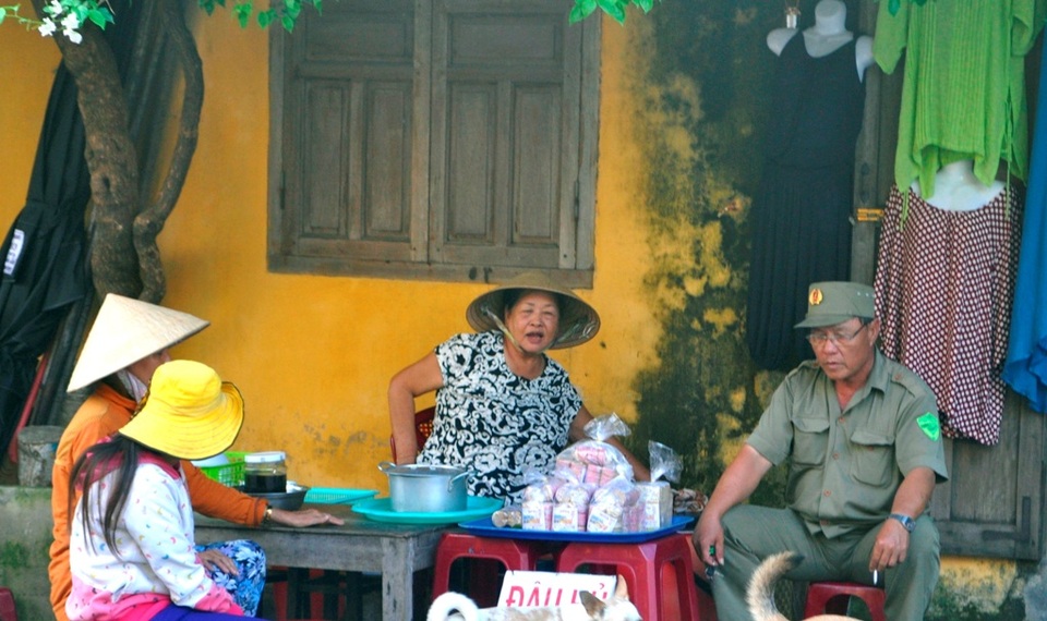 Những sản vật địa phương cũng từ đây được du khách biết đến