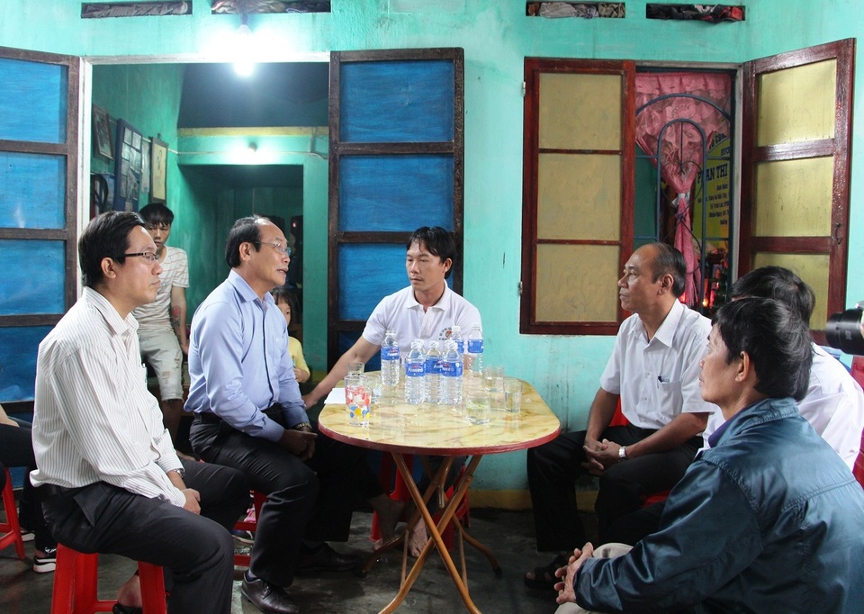 UBMT TQ VN tỉnh Quảng Nam thăm hỏi và hỗ trợ gia đình các nạn nhân bị chết trong cơn lũ vừa qua