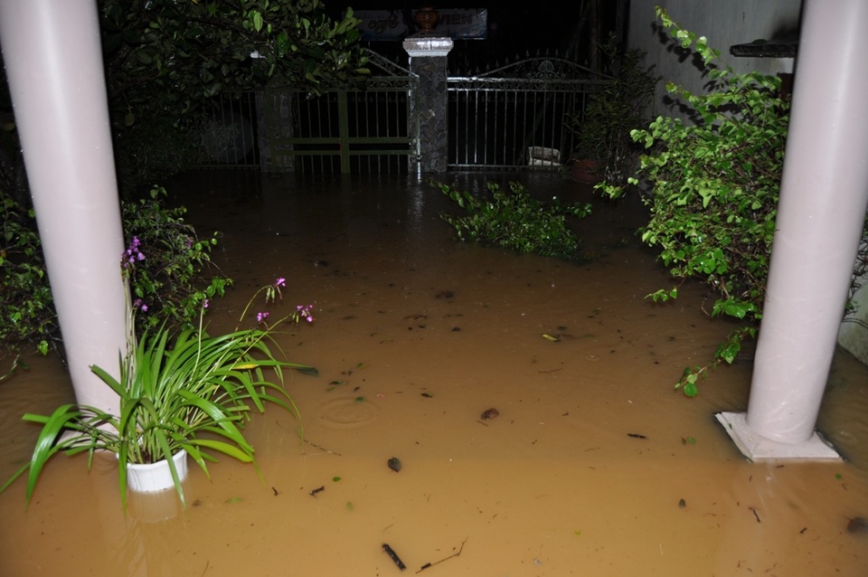 Nước lên nhanh trong đêm