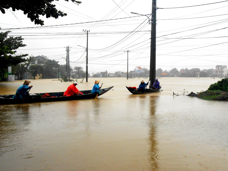 Hội An mênh mông nước lũ - 9