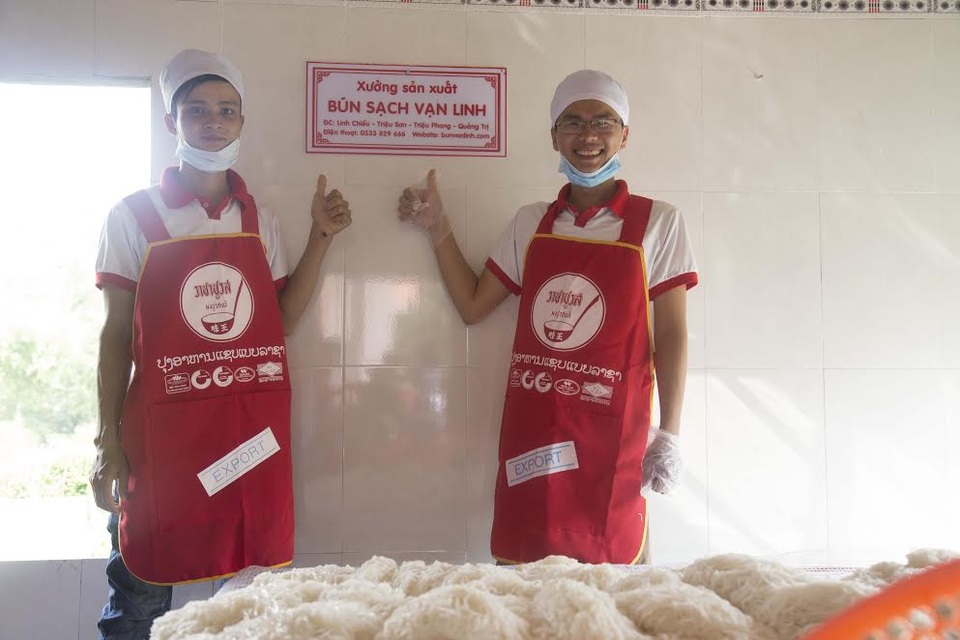 Thạc sĩ, cử nhân rời phố về quê mở... xưởng bún - 7 Bún sạch Vạn Linh được nhóm thanh niên kỳ vọng sẽ tạo được niềm tin với người tiêu dùng