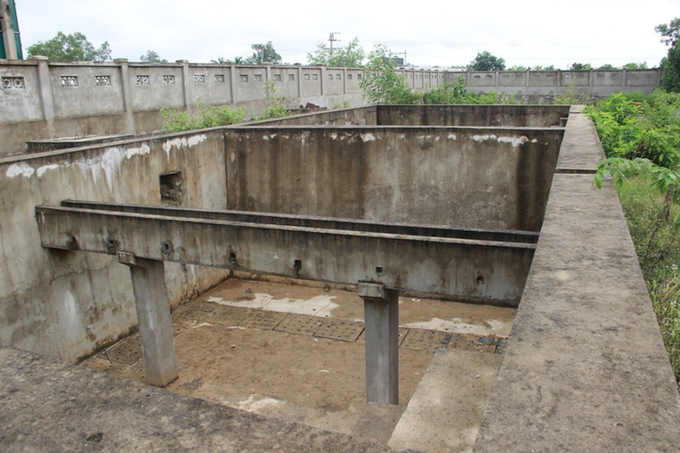 Bể lắng không hề có giọt nước nào