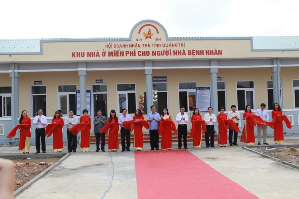 Khánh thành và đưa vào sử dụng công trình nhà ở miễn phí cho người nhà bệnh nhân