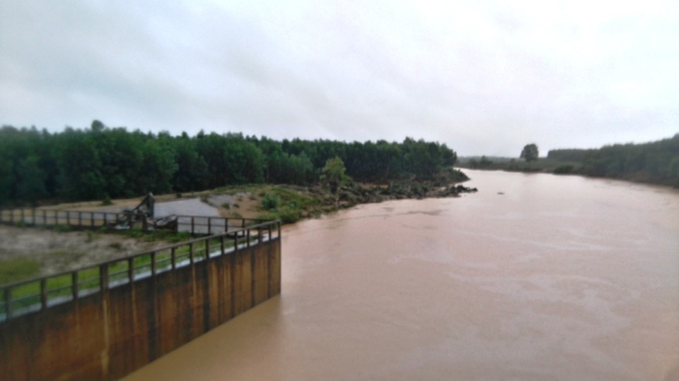 Đập Sa Lung xả nước về hạ nguồn