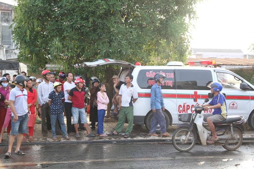 Xe cứu thương cũng được điều đến hiện trường