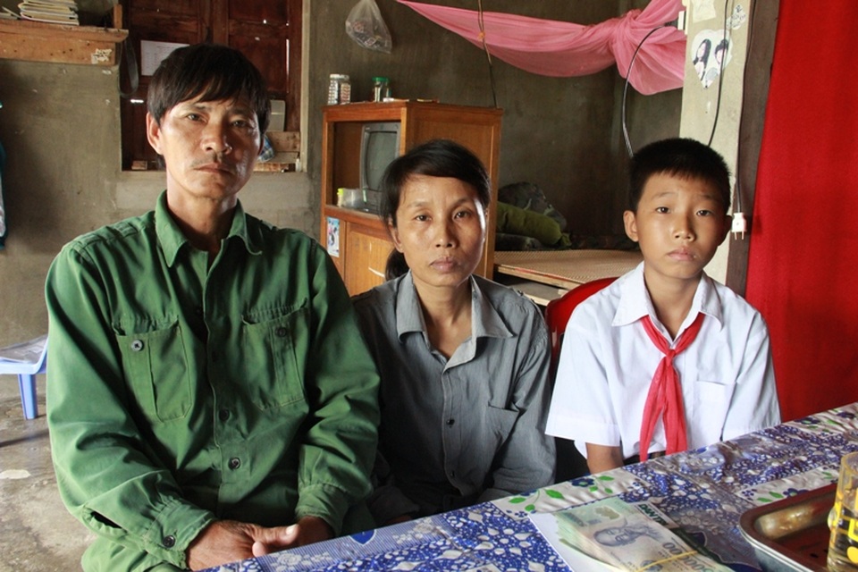 
Hai vợ chồng anh Quyền, chị Ba mắc bệnh mấy năm nay khiến gia đình rơi vào cảnh khó khăn, túng quẫn
