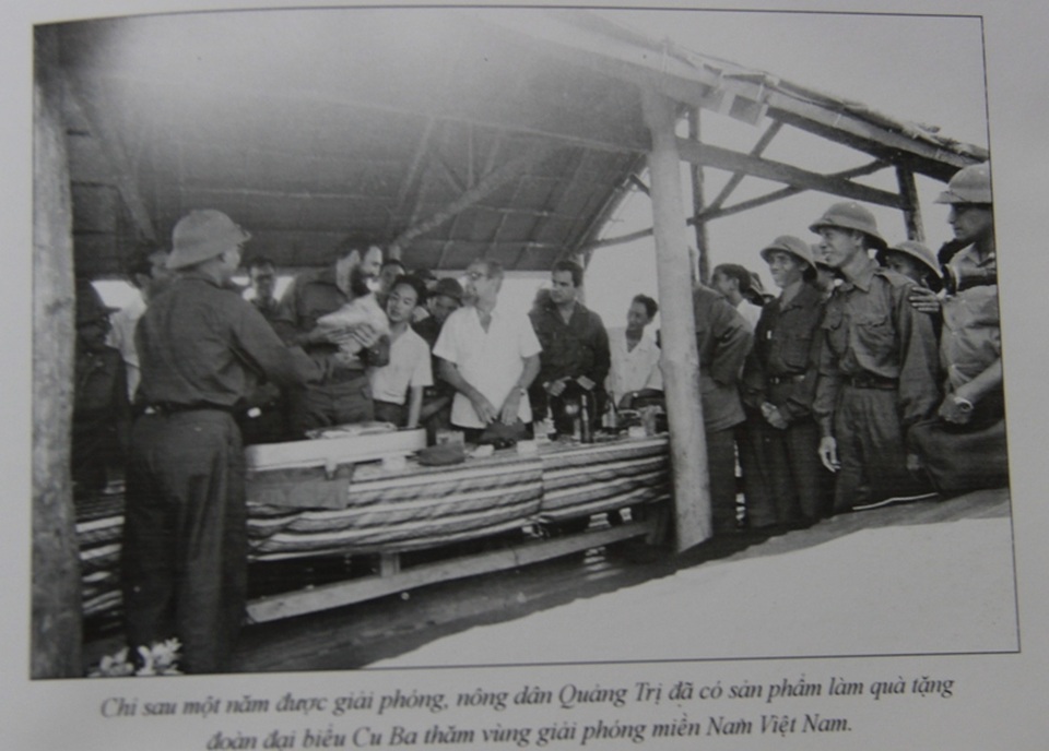 Những khoảnh khắc đầy xúc động của chủ tịch Fidel Castro trong chuyến thăm Quảng Trị - 18