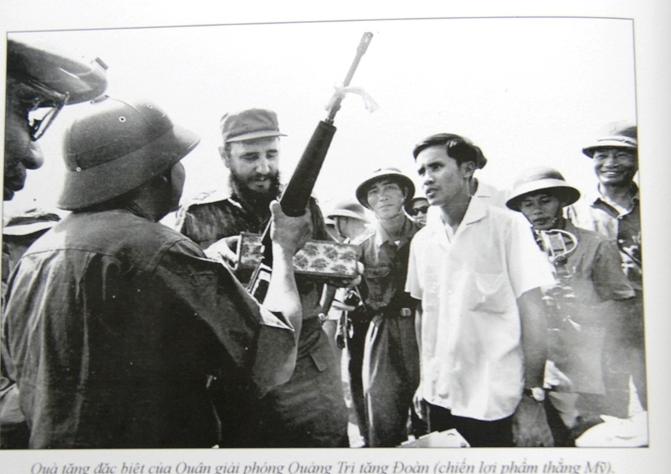 Những khoảnh khắc đầy xúc động của chủ tịch Fidel Castro trong chuyến thăm Quảng Trị - 17