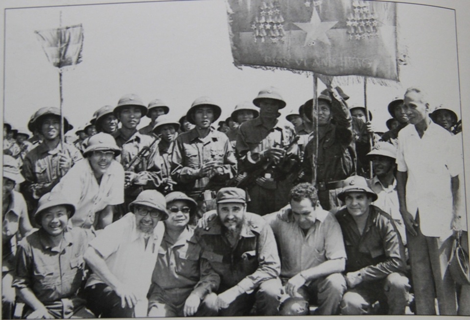 Những khoảnh khắc đầy xúc động của chủ tịch Fidel Castro trong chuyến thăm Quảng Trị - 15